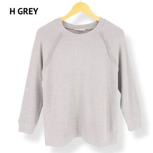 Zenana Outfitters Light Gray Women's Sweater - NWOT